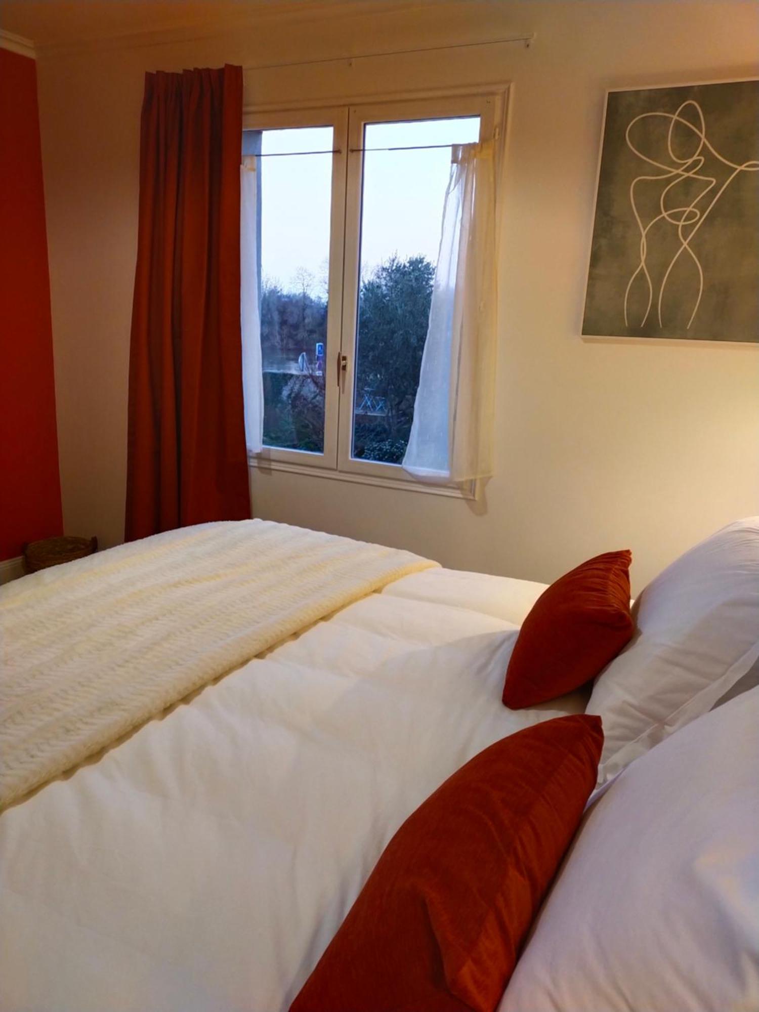 Les Balcons Sur La Loire Bed & Breakfast Chalonnes-sur-Loire Phòng bức ảnh